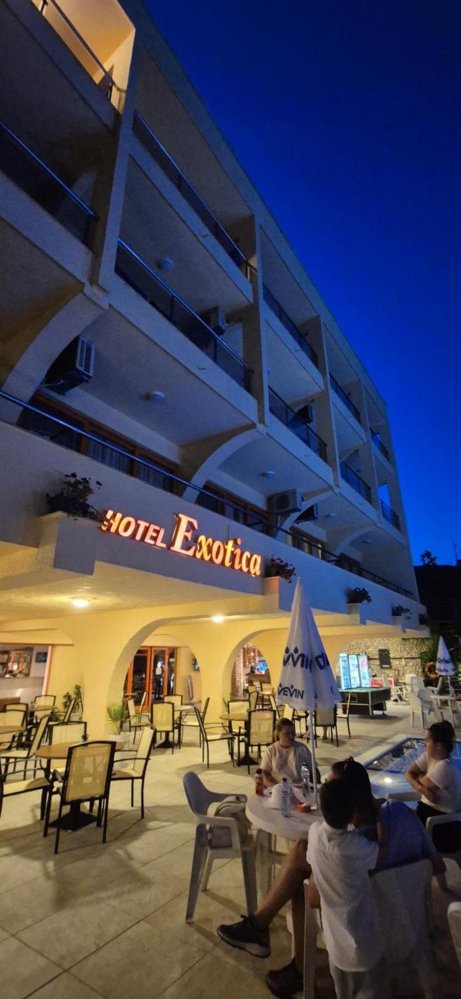 Hotel Exotica โกลเดน แซนส์ ภายนอก รูปภาพ